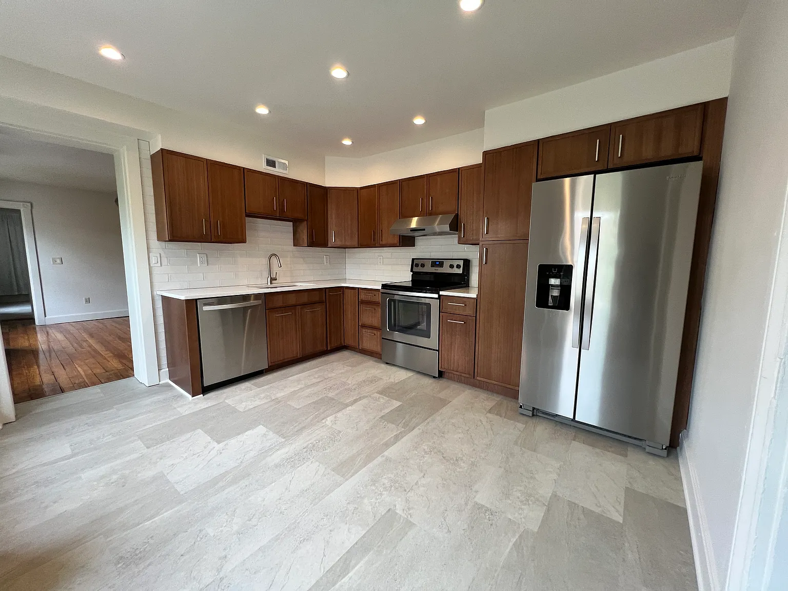 1 bed, 1500 sqft, $1,995 — Photo 4