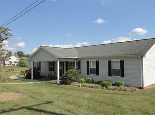 3910 Mountain View Cir, Lenoir, NC 28645