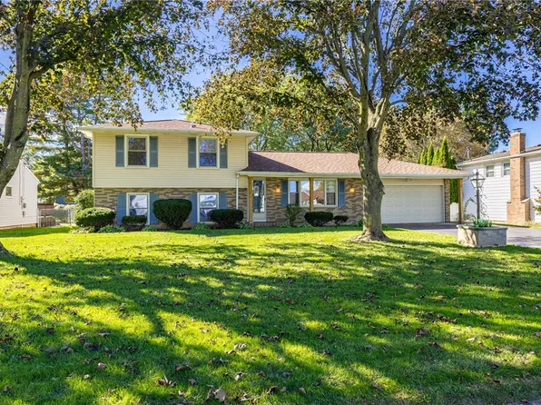 111 Stoneycreek Dr, Rochester, NY 14616