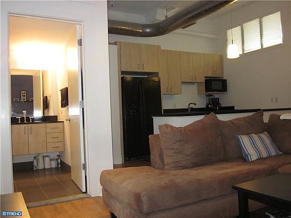 5th image of 200 Lincoln Ave #212