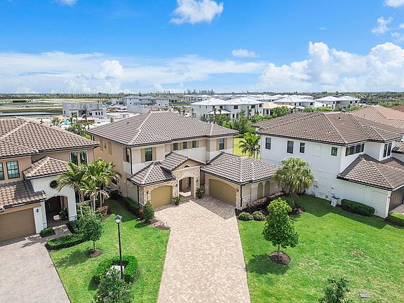 3rd image of 12745 Bayside Court