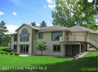1056 E Lakeside Est, Perham, MN 56573