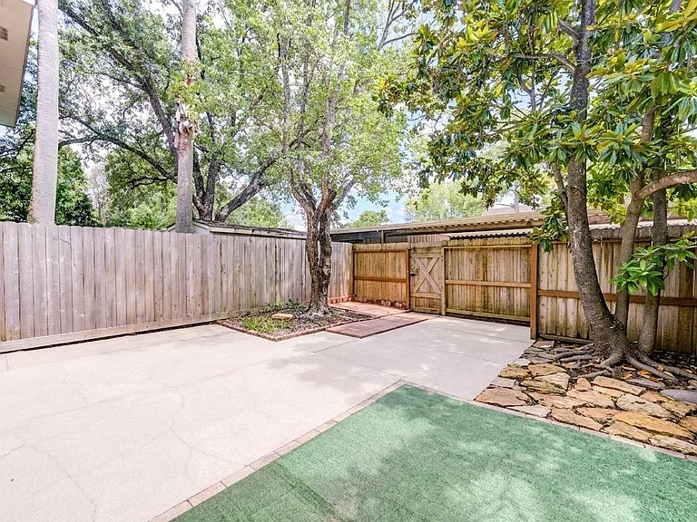 7965 Kendalia Dr — Photo 4