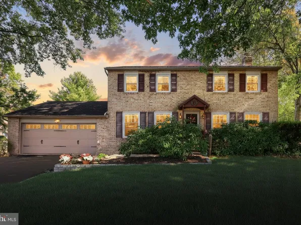 910 Westminster Ave, Hanover, PA 17331