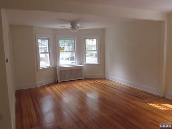 230 Milford Ave, New Milford, NJ 07646