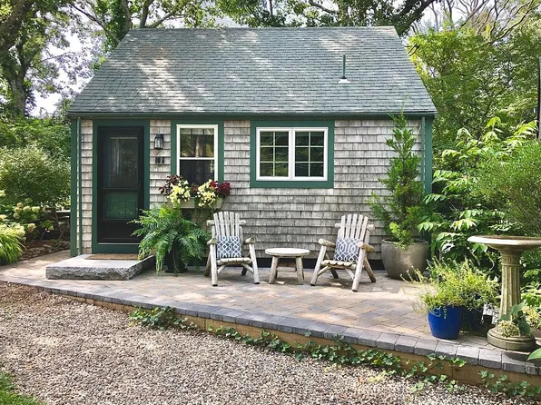 18 Howland St #A, Provincetown, MA 02657
