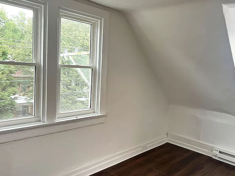 2309 Clifton Ave — Photo 8