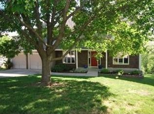 7821 Mullen Rd, Lenexa, KS 66216