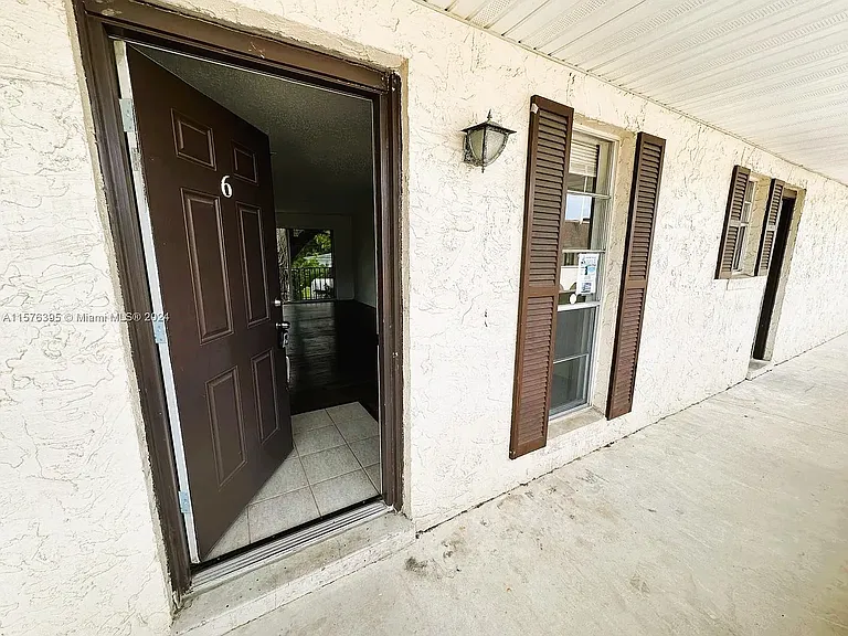1748 El Camino Rd #6 — Photo 5