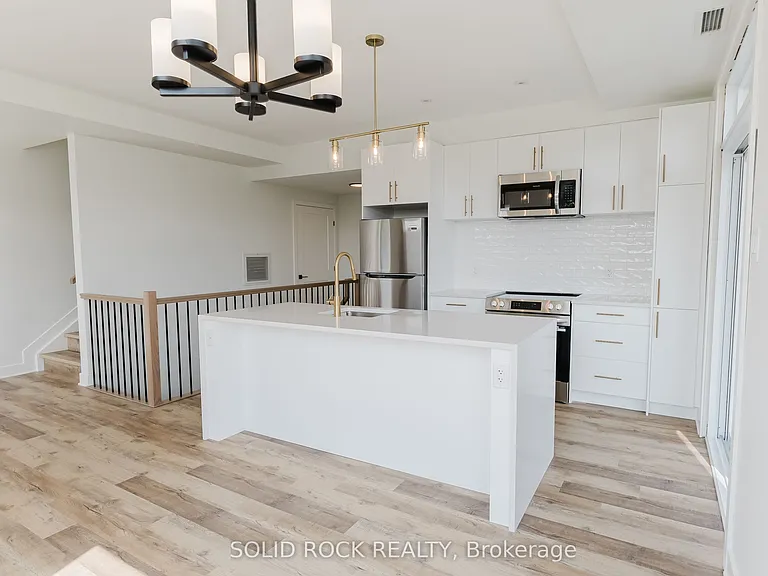 845 Champlain St #9 — Photo 5