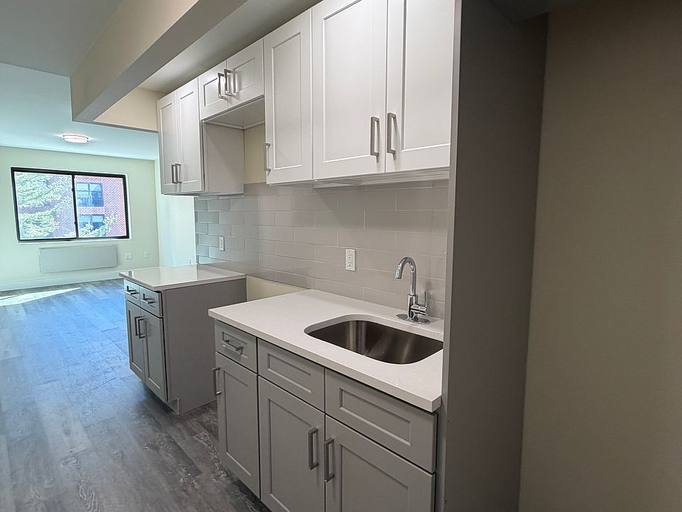 1st image of 2512 Bronx Park E #A