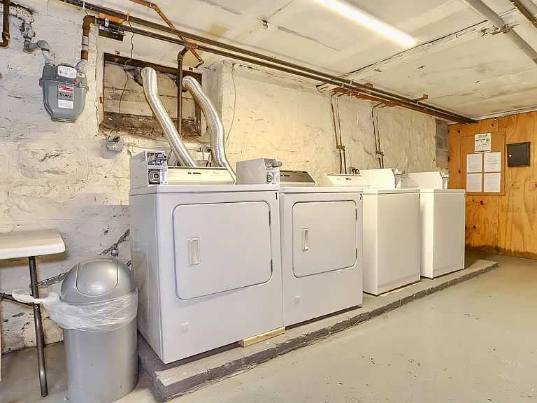 275 Webster Ave #2 — Photo 12
