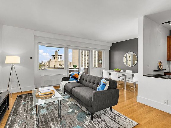 2nd image of 58 W 58th St APT 22A