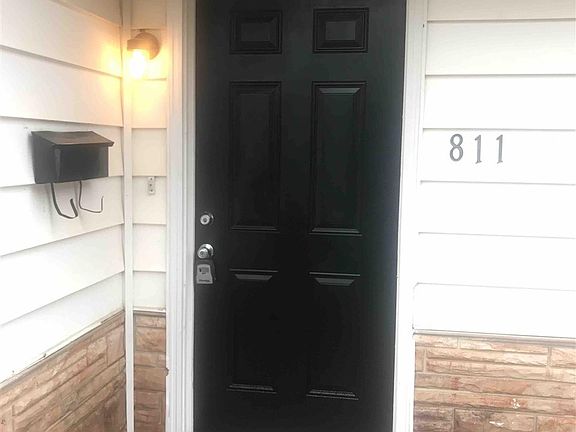 2nd image of 811 Magness Dr