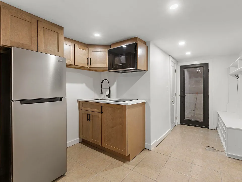 138 Central Ave #B