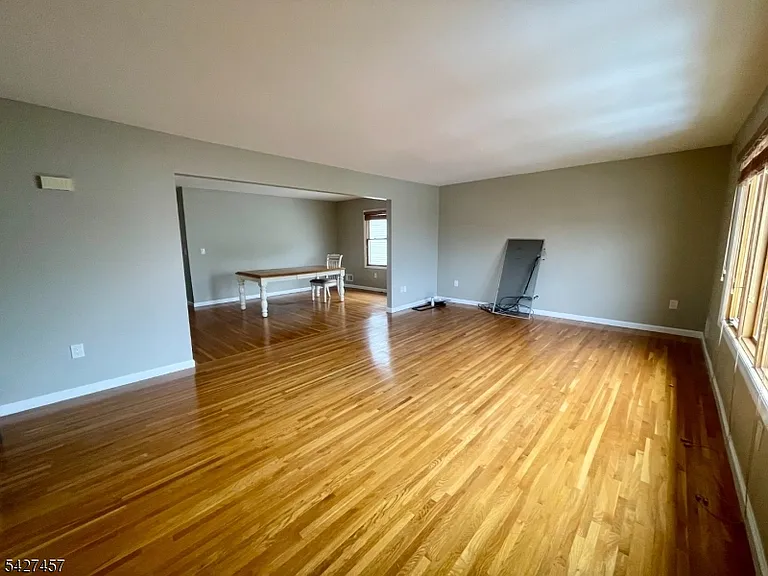 254 Crystal St — Photo 9