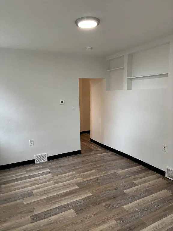 1150 Brownsville Road 1A — Photo 2