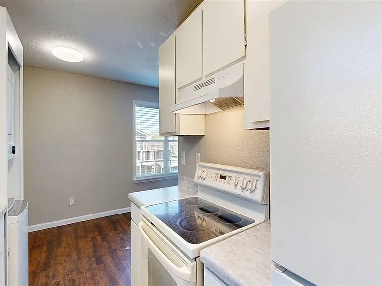 806 Oran Cir #A — Photo 8