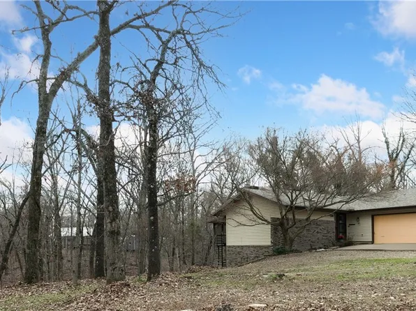 106 Red Fox Rd NE, Gravette, AR 72736