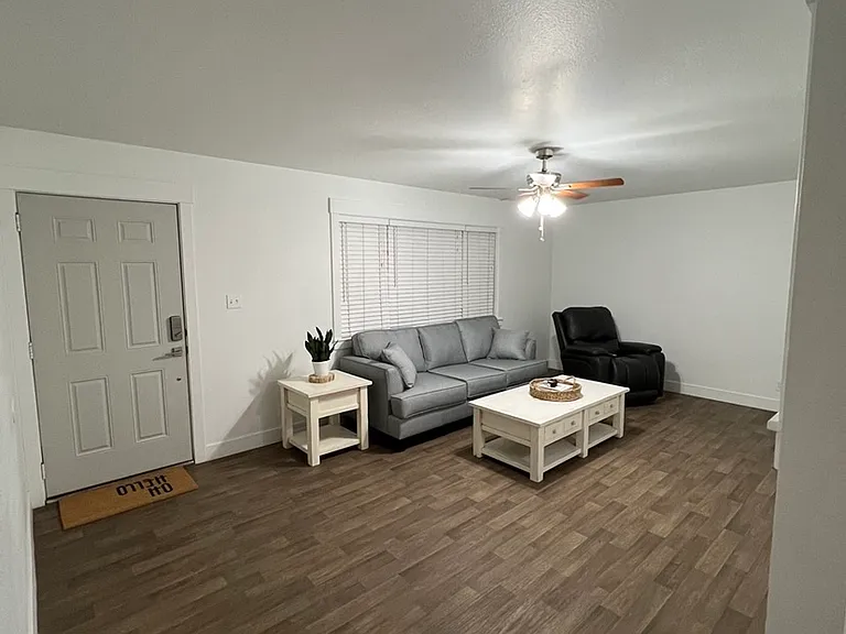 350 W 1045 N — Photo 2