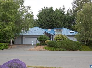 207 Fairway Dr, Sequim, WA
