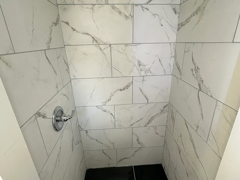 14 Crown St #2W — Photo 9