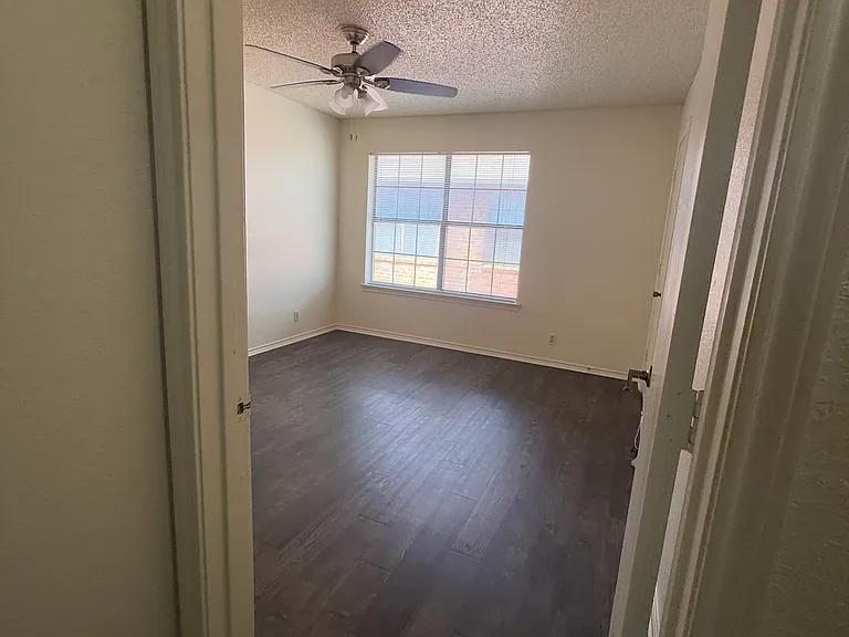 721 Avenue A #7 — Photo 11
