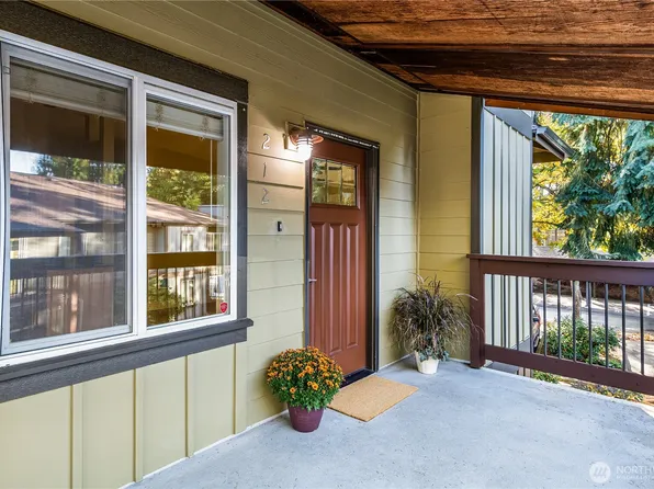 21305 48th Avenue W #B212, Mountlake Terrace, WA 98043