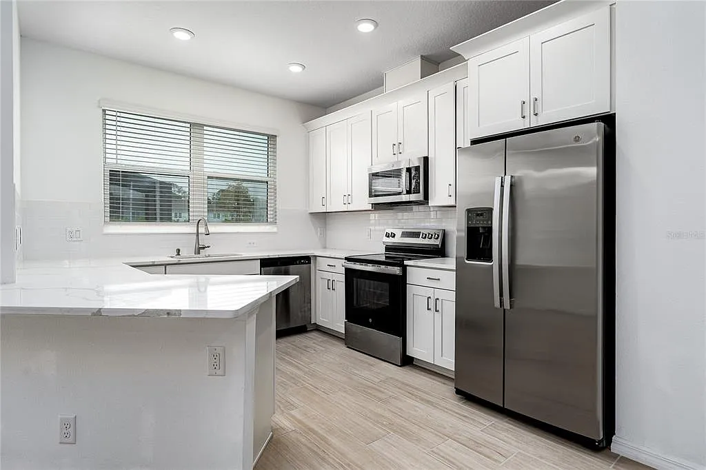 3 bed, 2.5 bath, 1853 sqft, $2,450 — Photo 3