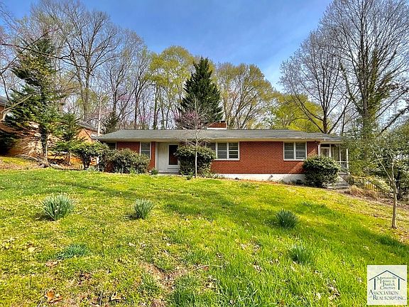 2nd image of 713 Susan Ln