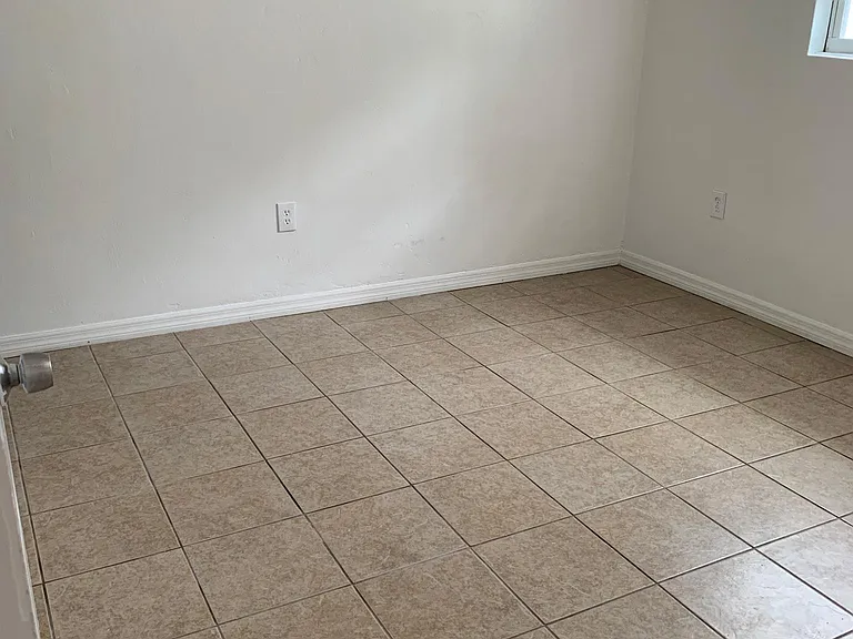 1525 Florida St — Photo 10