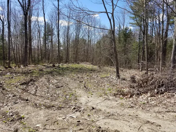 5 Jordan Dr, Monmouth, ME 04259