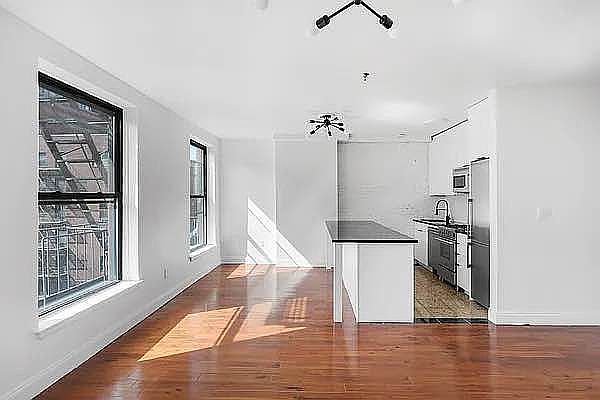 1st image of 661 Washington St #12