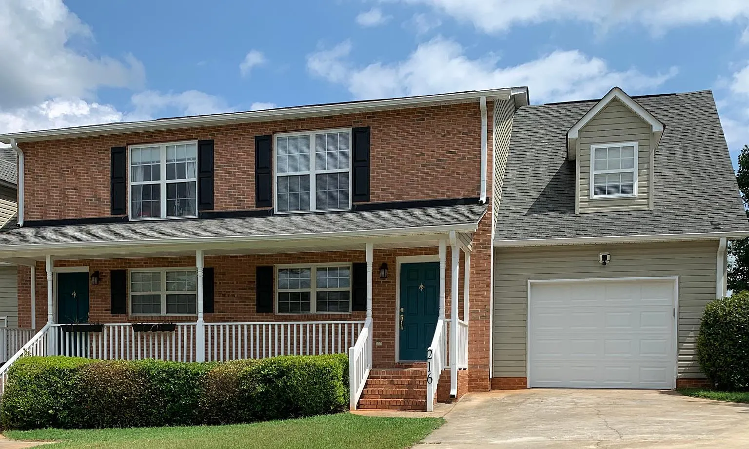 3 bed, 1.5 bath, 1800 sqft, $1,595 — Photo 1