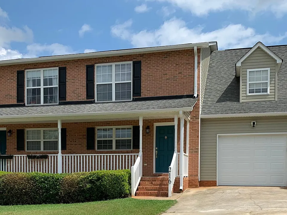 216 River Oaks Cir