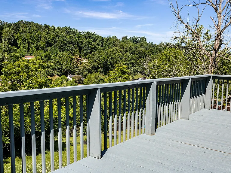 1617 Crestmont Dr — Photo 11