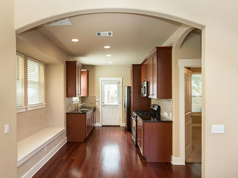 1601 Miriam Ave #301 — Photo 6