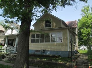 1328 W 6th St, Davenport, IA 52802