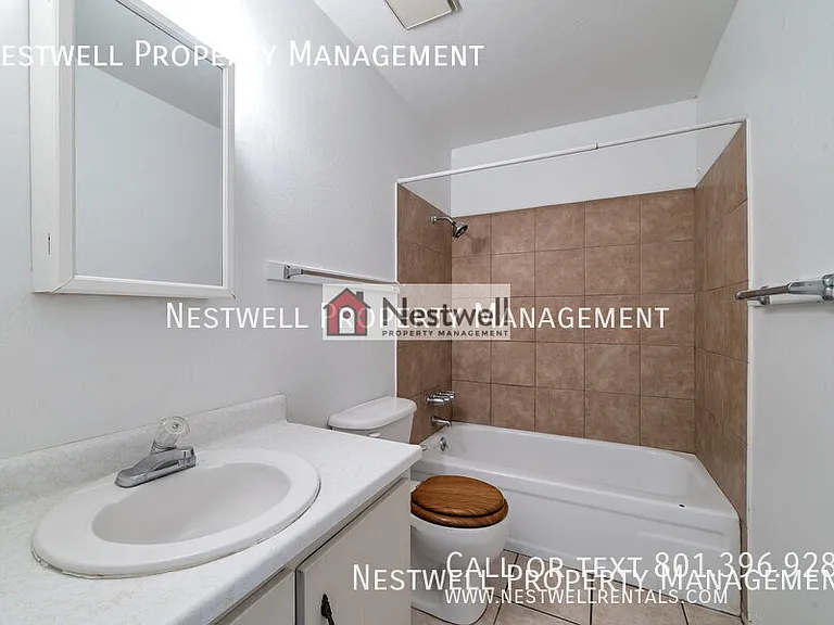 1881 W Lake Park Dr #3 — Photo 9