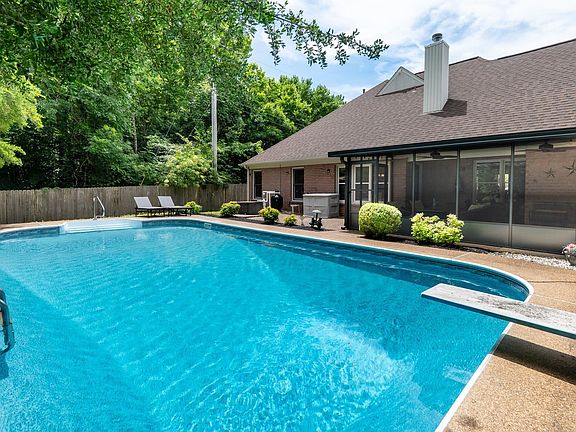3rd image of 8934 Forest Breeze Dr