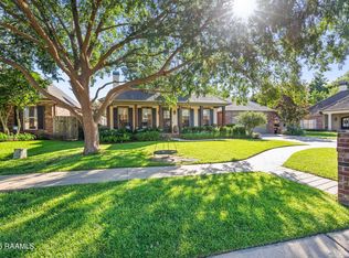 207 Grandville Dr, Lafayette, LA 70508