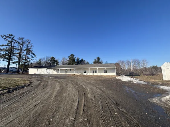 1422 Main St #A, Palmyra, ME 04965