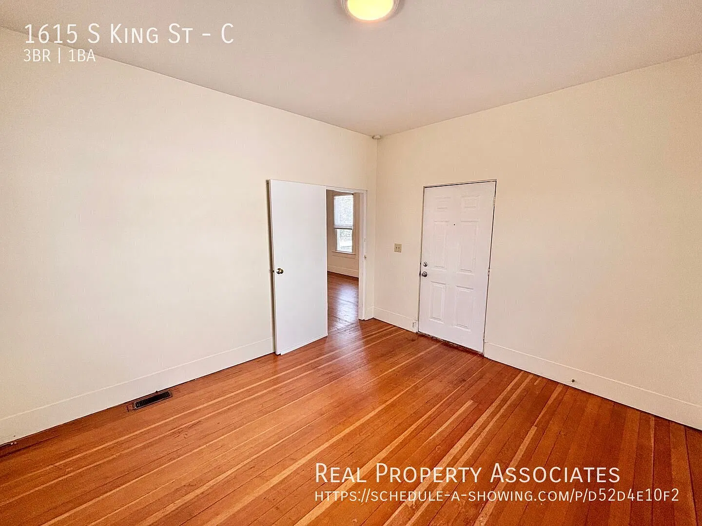 3-Bedroom House in Central District! **Off-Street Parking Space Included — Photo 4