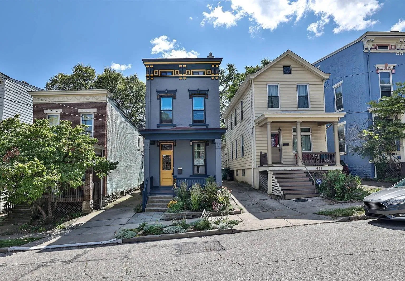 459 Warner St — Photo 1