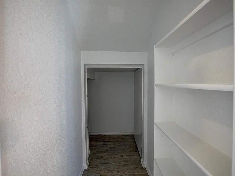 1102 E 3rd St — Photo 14
