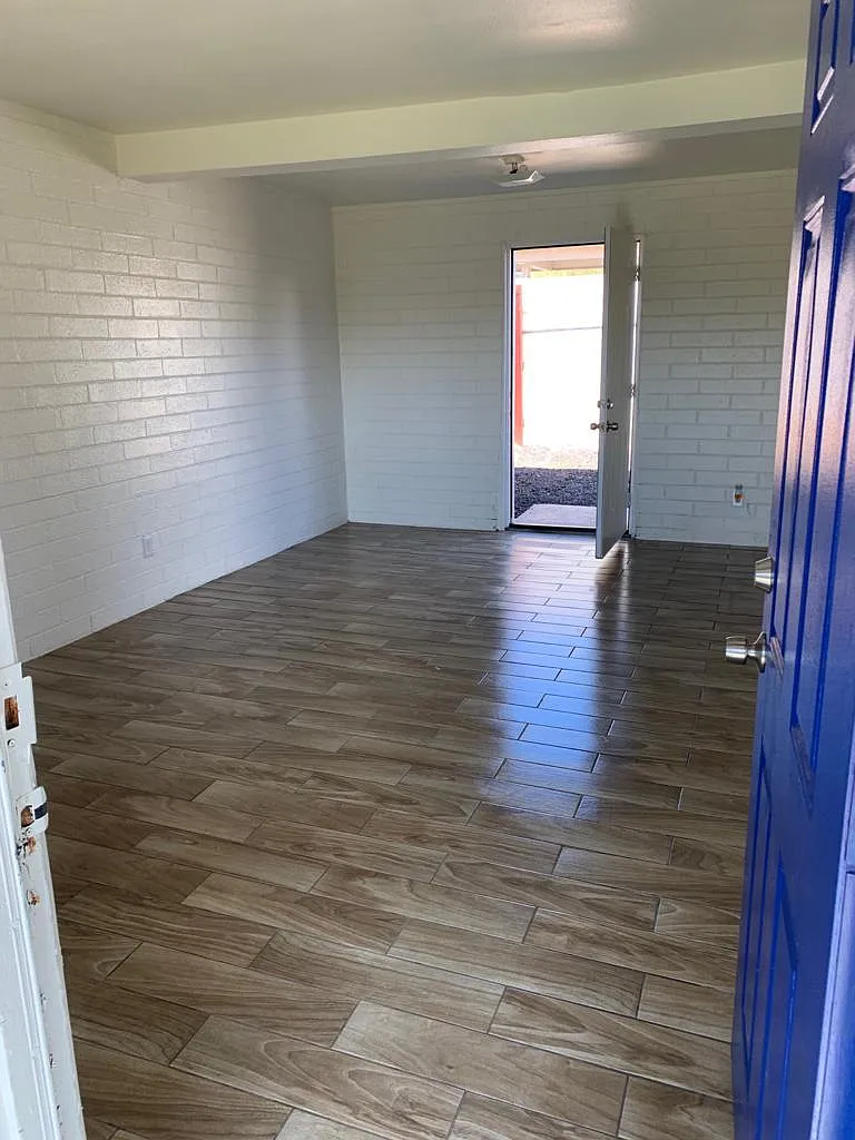 Building Photo - 516 W Highland Ave #E