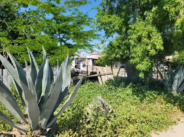 7860 W Mount Whitney Ave, Riverdale, CA 93656