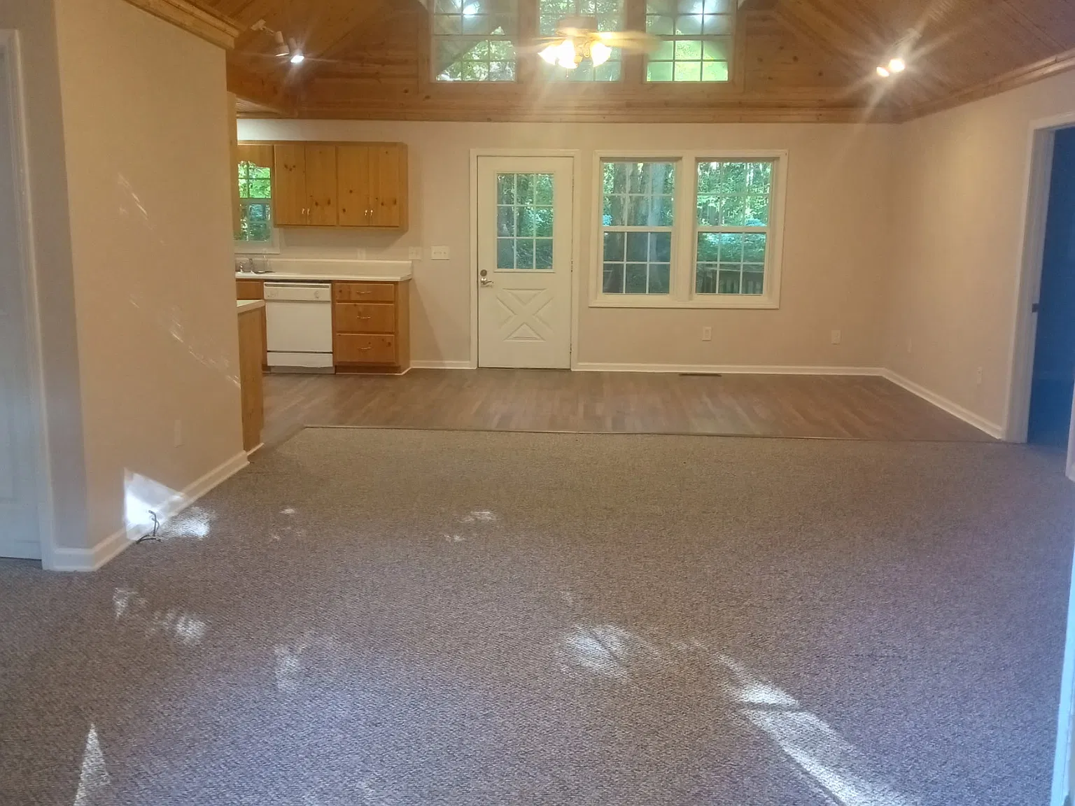 3 bed, 1536 sqft, $1,900 — Photo 3