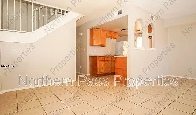 11024 Sunshine Ct — Photo 2