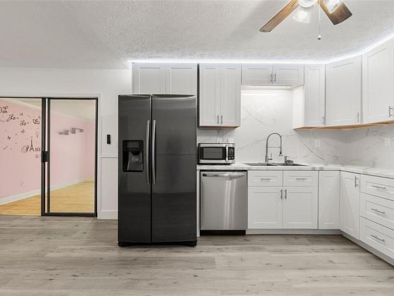 5th image of 104 Park Pl